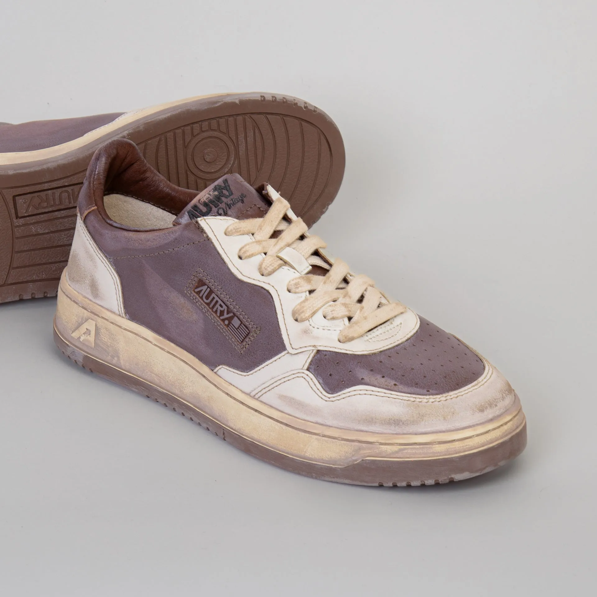 AUTRY SNEAKERS SUPERVINTAGE LOW AVLM-MD 03