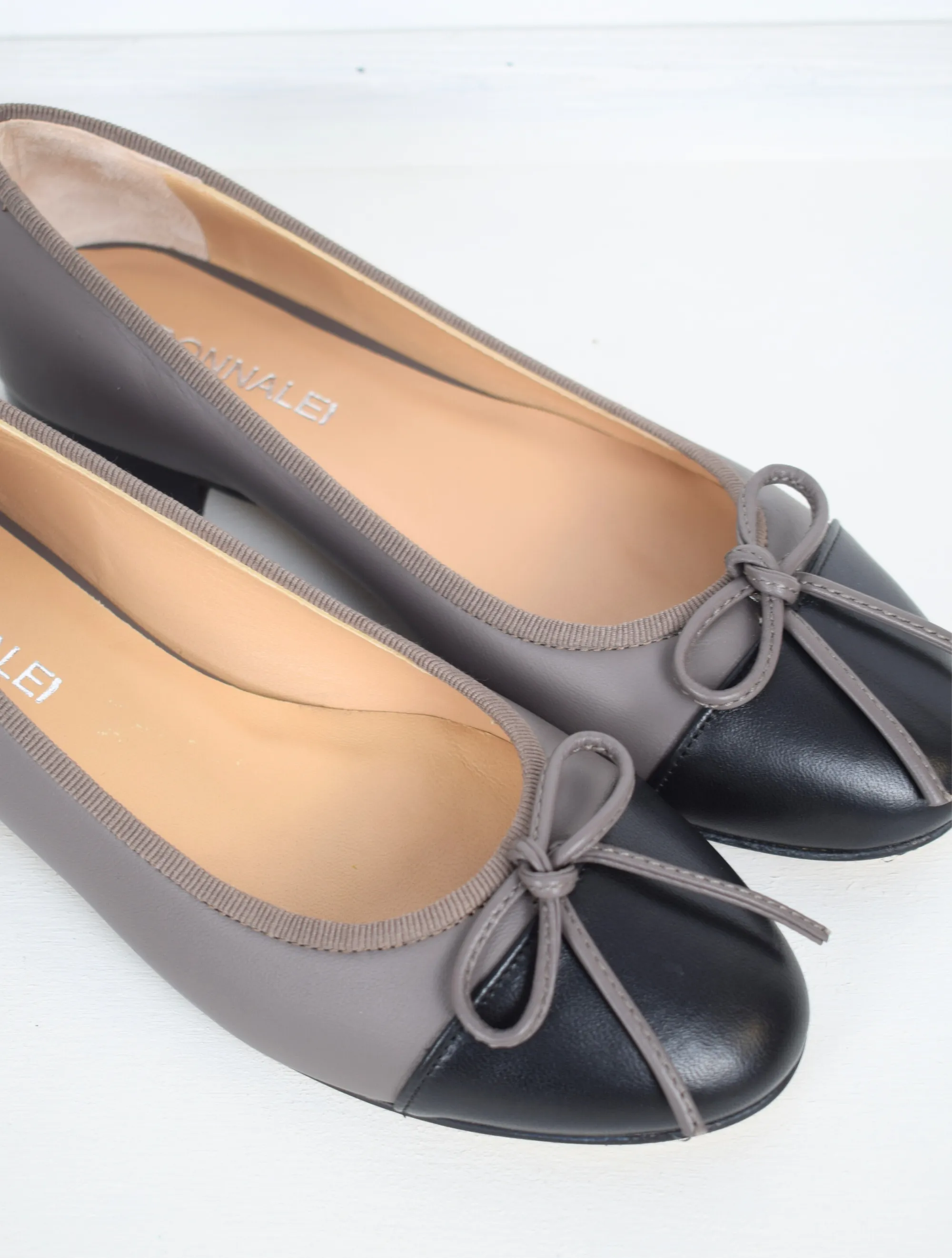 Coco Ballerina Pump Taupe/Black