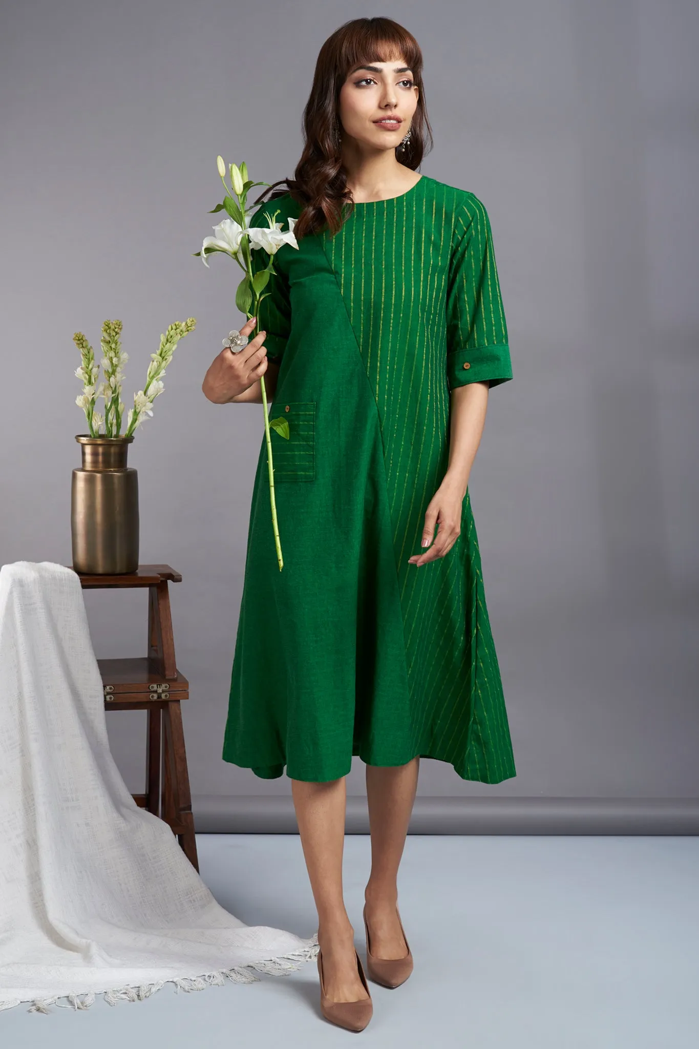 euphoria green - cross bias dress with gold lines