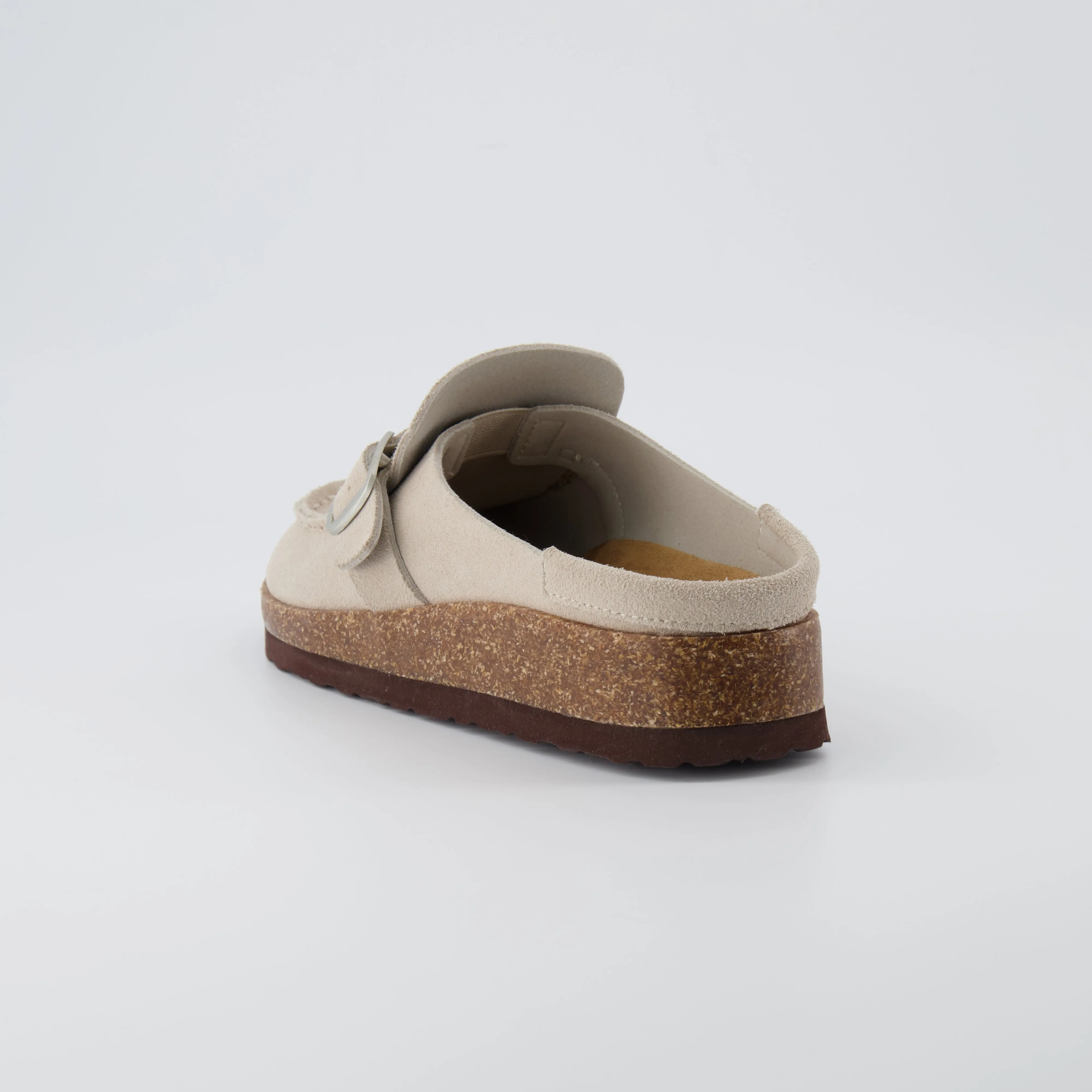 Sure! Here’s an optimized title for your e-commerce product:

Chic Hobby Suede Clogs for Ultimate Comfort and Style