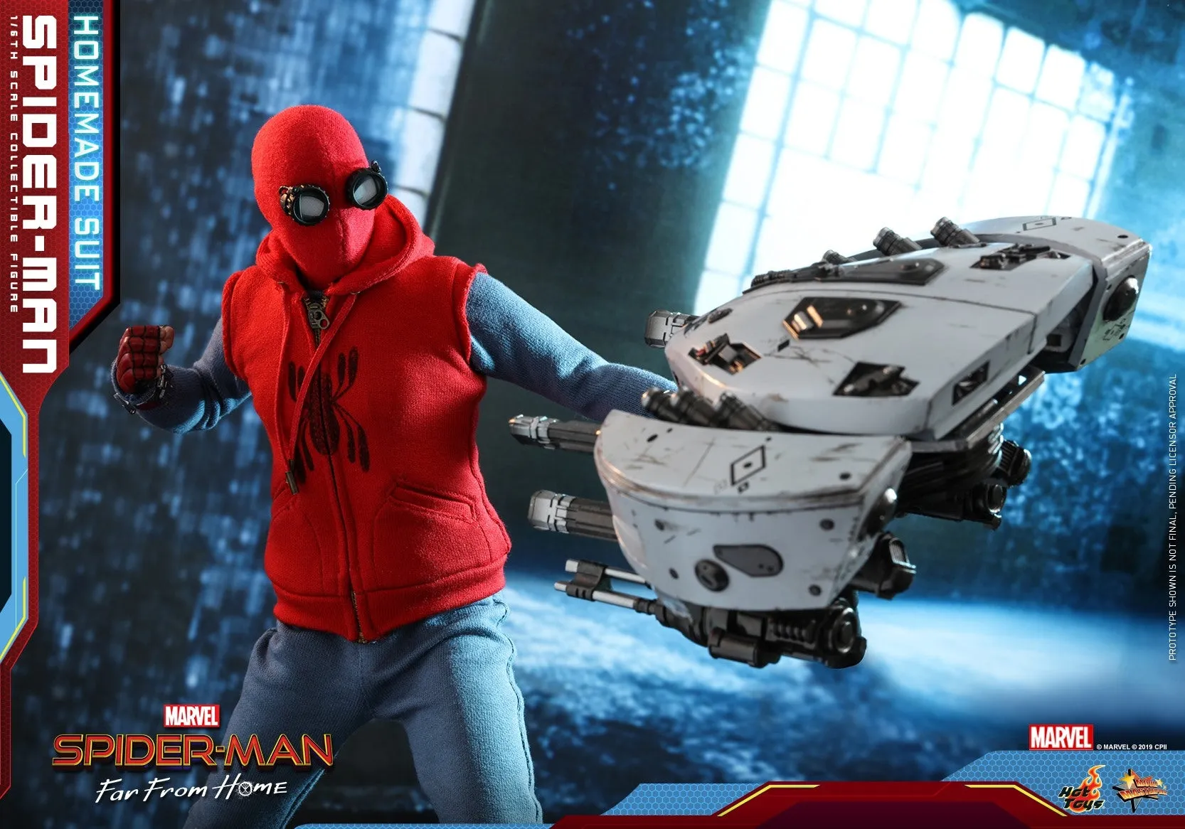 Hot Toys - MMS552 - Spider-Man: Far From Home - 1/6th scale Spider-Man (Homemade Suit Version) Collectible Figure