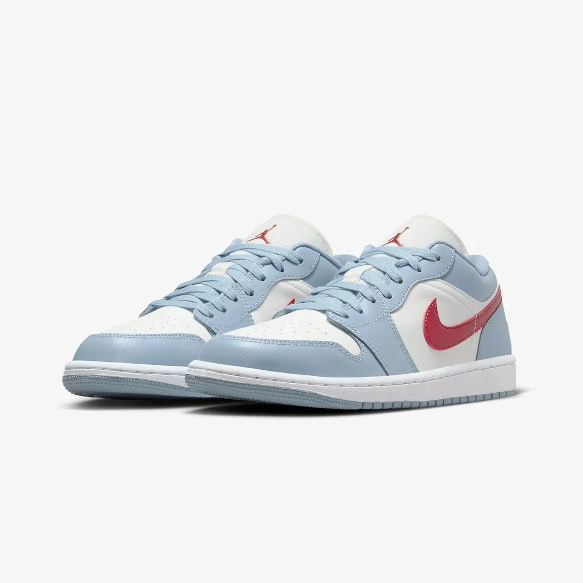 Jordan | WMN'S AIR JORDAN 1 LOW  { SAIL/DUNE RED-BLUE GREY-WHITE