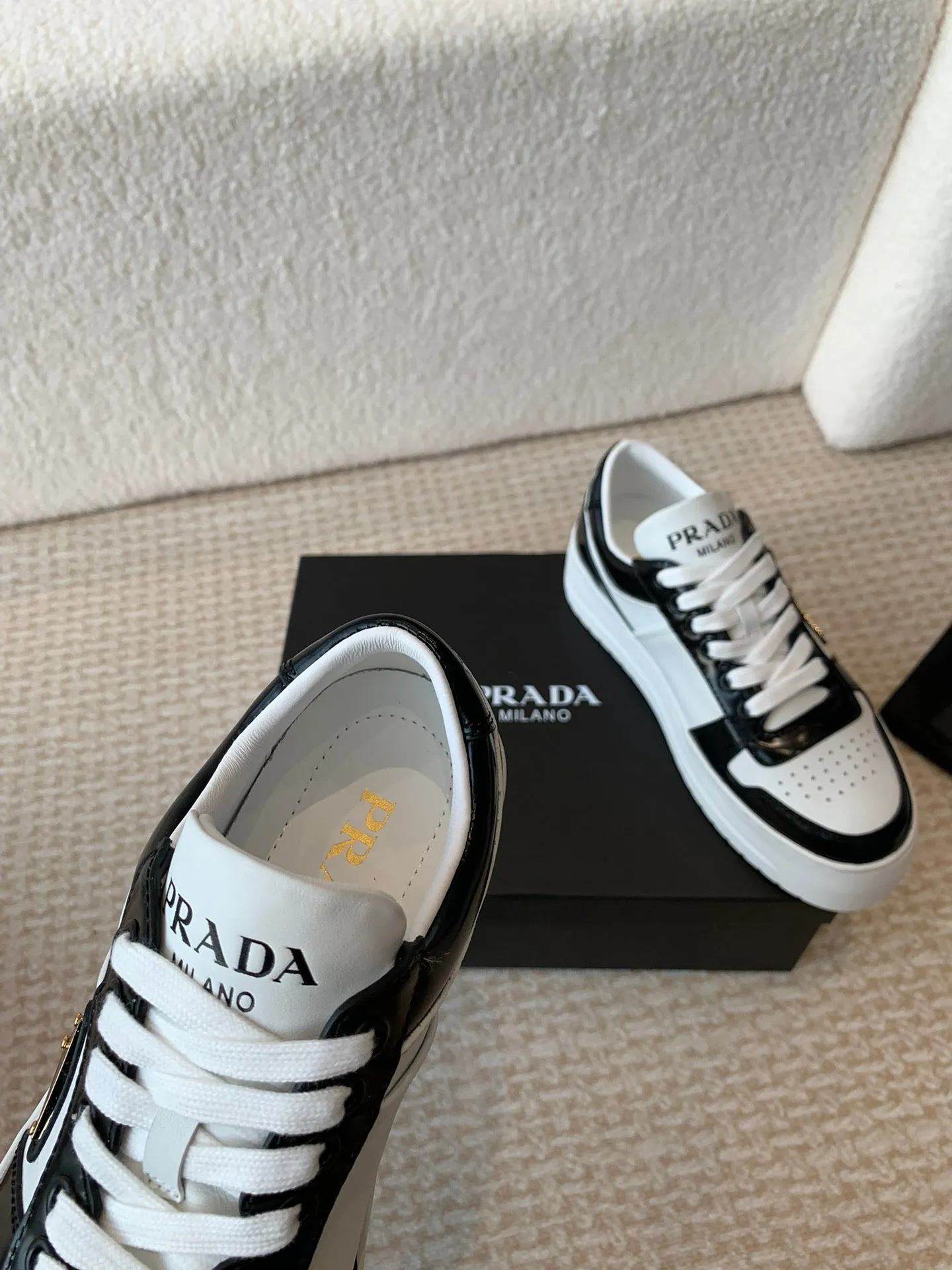 PRA DOWNTOWN BOLD SNEAKERS BLACK AND WHITE CALFSKIN