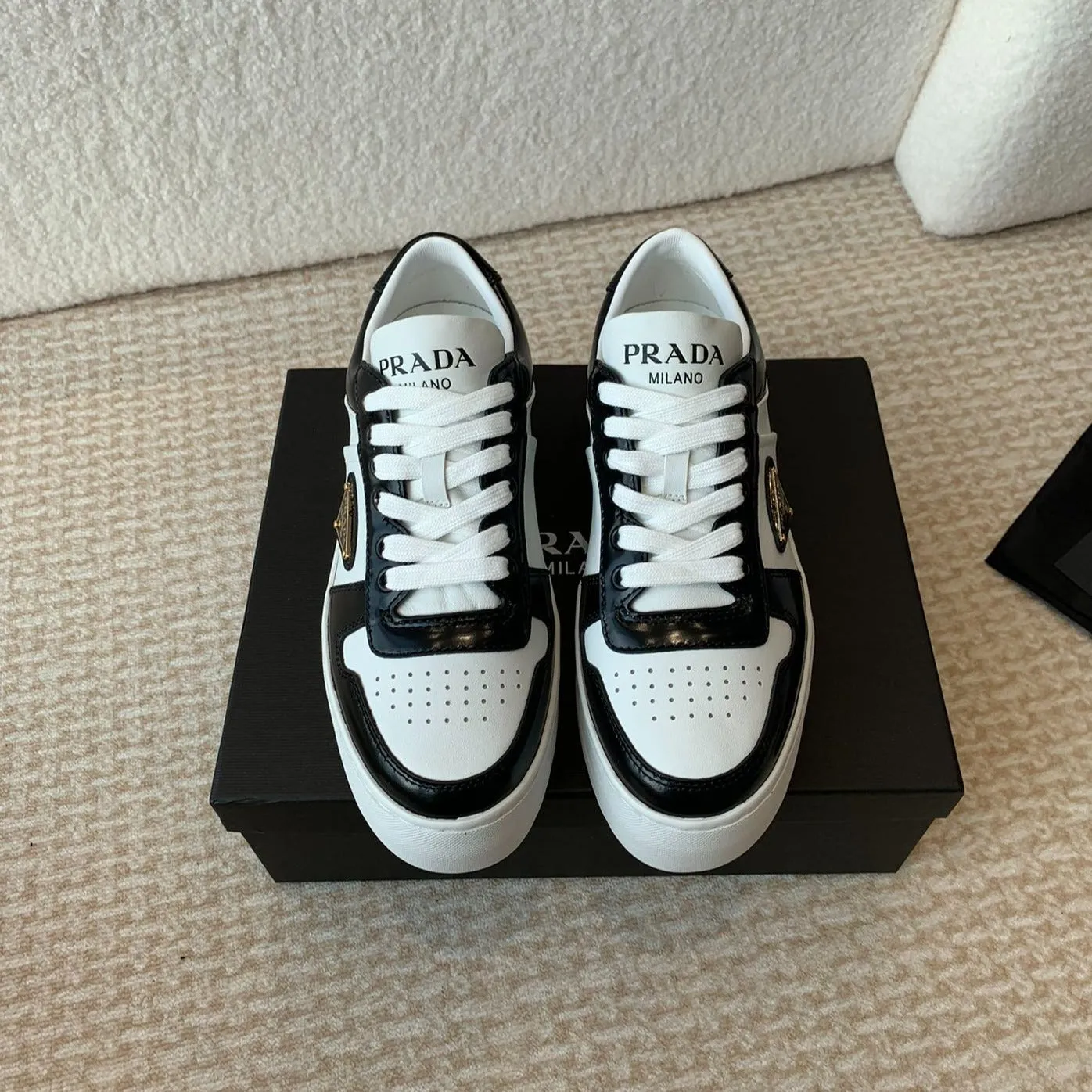 PRA DOWNTOWN BOLD SNEAKERS BLACK AND WHITE CALFSKIN