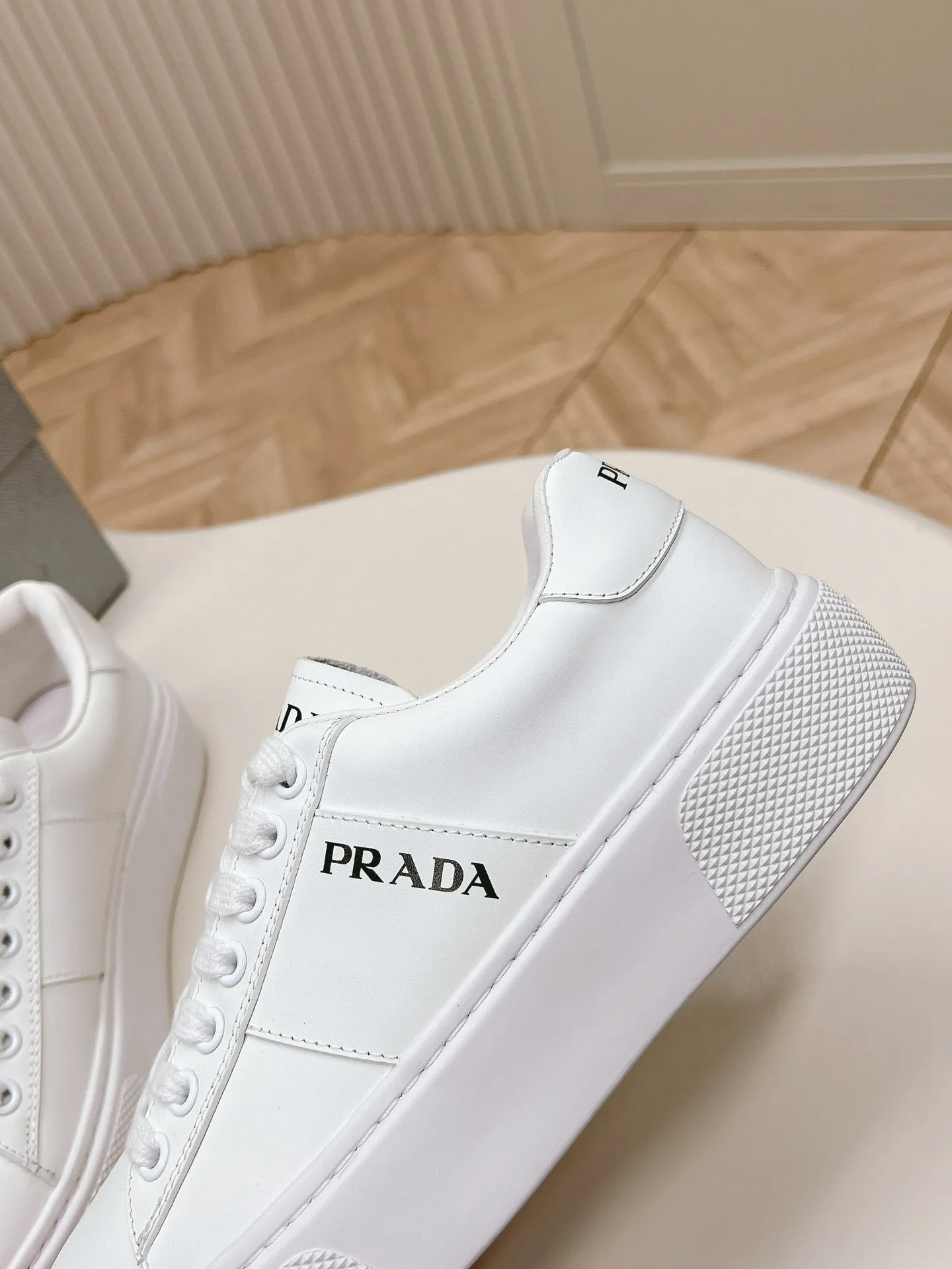 PRA LEATHER LOGO OUTLET SNEAKERS WHITE CALFSKIN