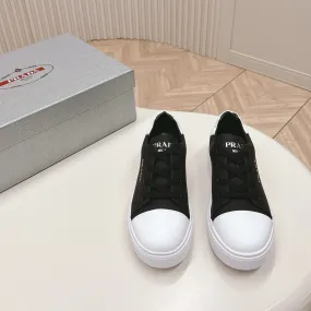 PRA LOGO OUTLET BASIC SNEAKERS BLACK AND WHITE TOE CALFSKIN