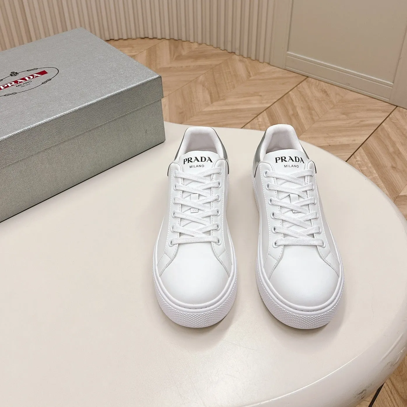 PRA RETRO SNEAKERS WHITE AND GRAY CALFSKIN