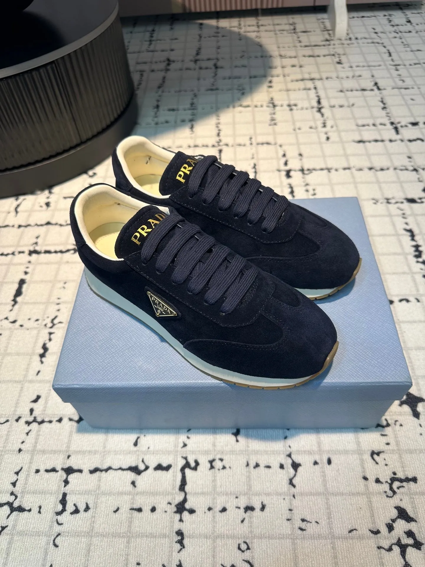 PRA TRIANGLE LOGO SNEAKERS DARK BLUE SUEDE