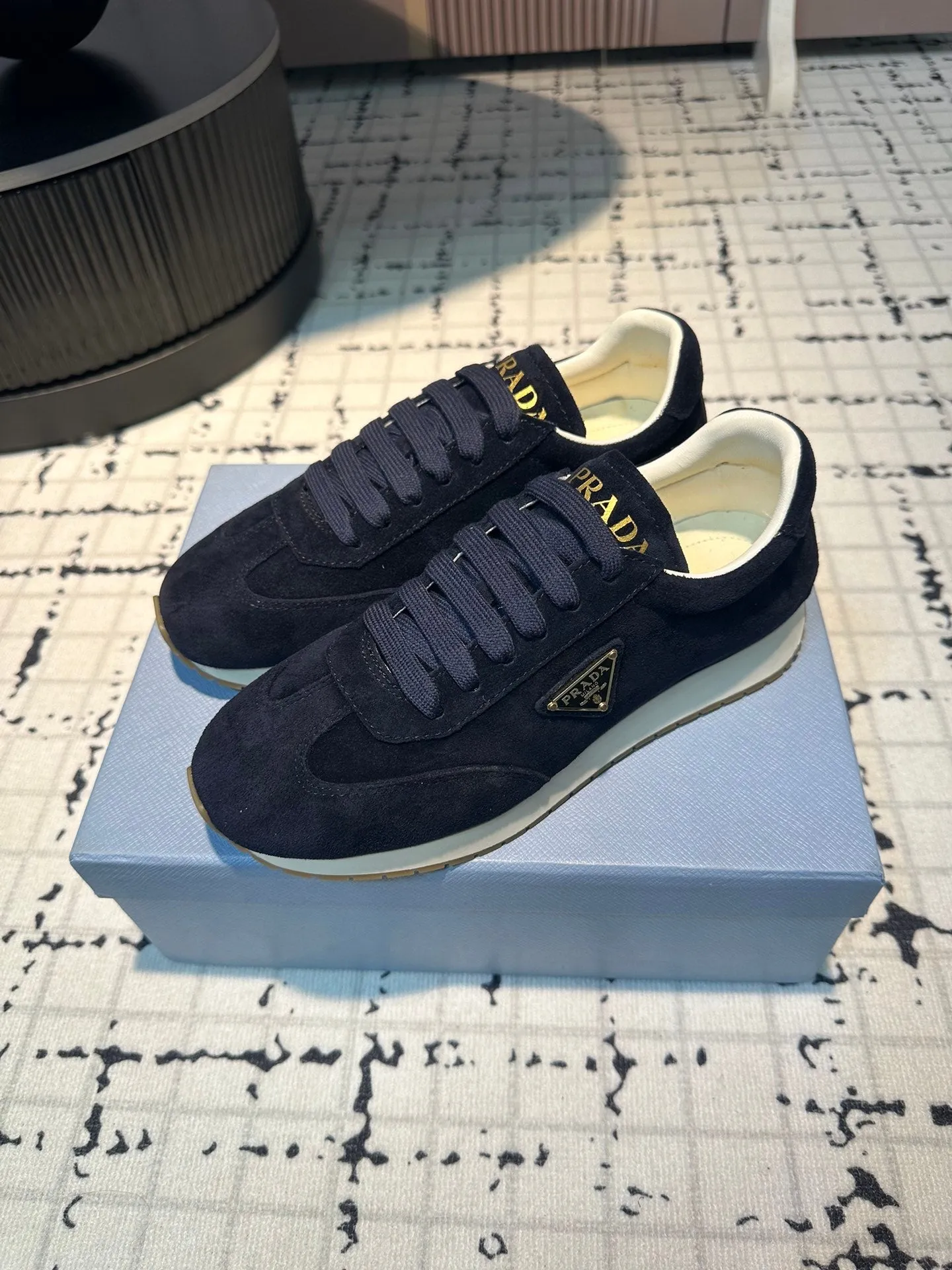 PRA TRIANGLE LOGO SNEAKERS DARK BLUE SUEDE