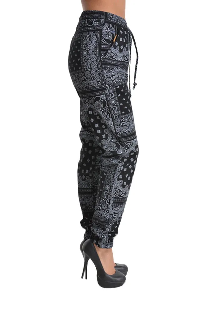 Women's Offset Bandana Print Twill Jogger Pants